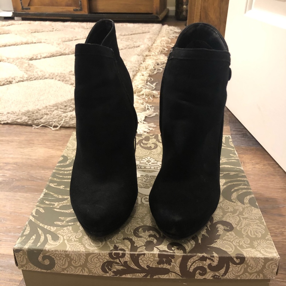 Black heel booties